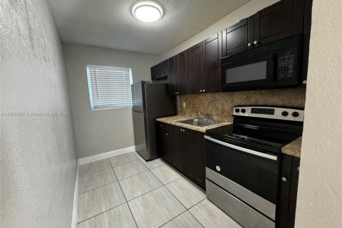 Appartement à Opa-locka, Floride 2 chambres, 85.47 m2 № 1980999