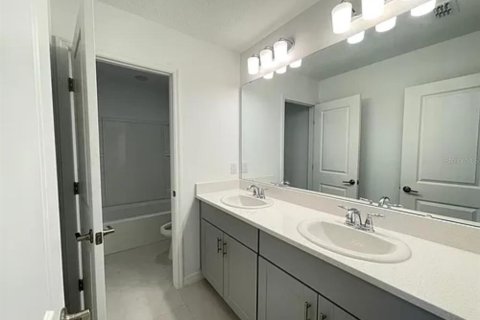 House in Kissimmee, Florida 4 bedrooms, 201.41 sq.m. № 1810339 - photo 13