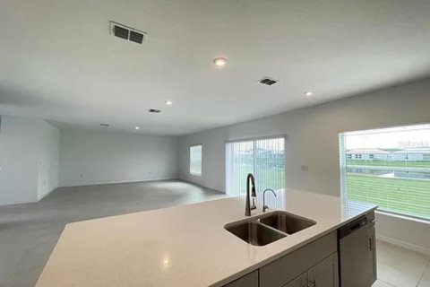 House in Kissimmee, Florida 4 bedrooms, 201.41 sq.m. № 1810339 - photo 6