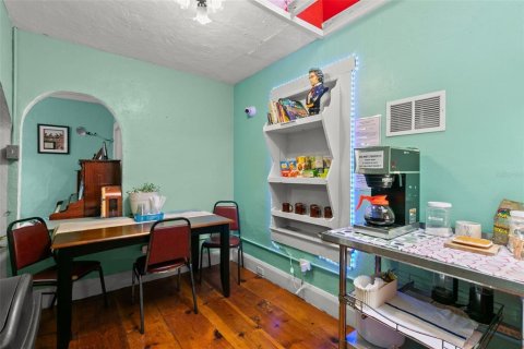 Commercial property in Tampa, Florida 42 bedrooms, 195.65 sq.m. № 1831930 - photo 10