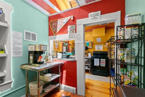 Commercial property in Tampa, Florida 42 bedrooms, 195.65 sq.m. № 1831930 - photo 9