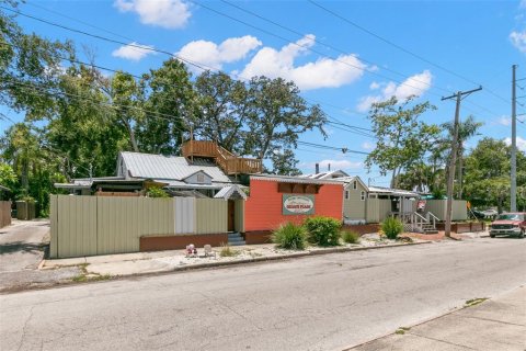 Commercial property in Tampa, Florida 42 bedrooms, 195.65 sq.m. № 1831930 - photo 4