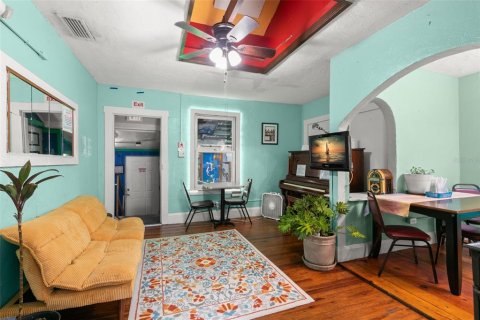 Commercial property in Tampa, Florida 42 bedrooms, 195.65 sq.m. № 1831930 - photo 11