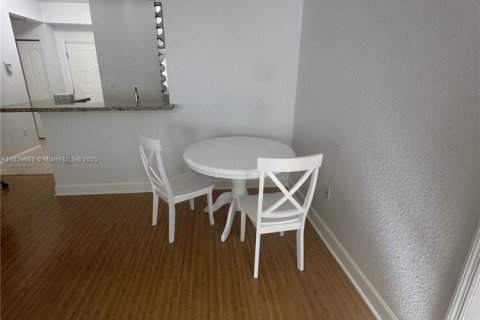 Copropriété à vendre à South Miami, Floride: 2 chambres, 93.83 m2 № 1943164 - photo 7