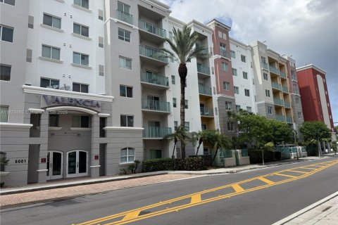 Кондоминиум с 2 спальнями в Саут-Майами, Флорида № 1943164