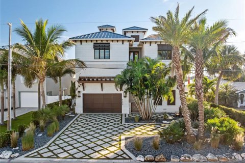 Villa ou maison à Indian Rocks Beach, Floride 4 chambres, 395.95 m2 № 2139511