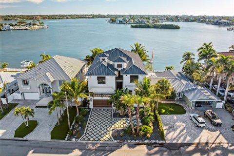 Villa ou maison à louer à Indian Rocks Beach, Floride: 4 chambres, 395.95 m2 № 2139511 - photo 2