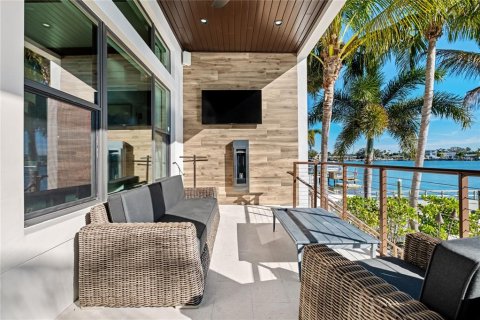 Villa ou maison à louer à Indian Rocks Beach, Floride: 4 chambres, 395.95 m2 № 2139511 - photo 11