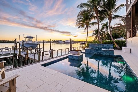 Villa ou maison à louer à Indian Rocks Beach, Floride: 4 chambres, 395.95 m2 № 2139511 - photo 14