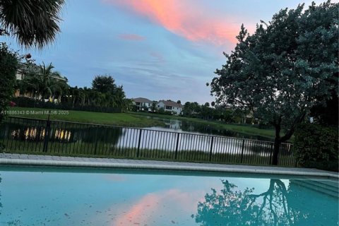 Villa ou maison à vendre à Parkland, Floride: 4 chambres, 293.39 m2 № 1981732 - photo 4