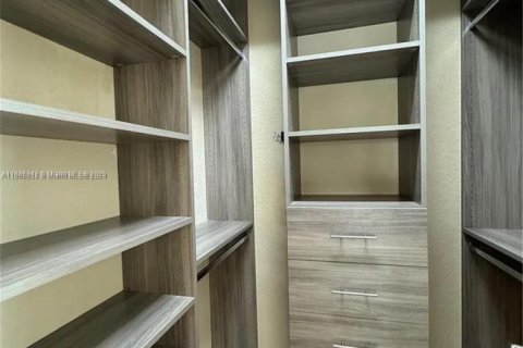 Villa ou maison à vendre à Parkland, Floride: 4 chambres, 293.39 m2 № 1981732 - photo 14