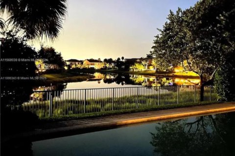 Villa ou maison à vendre à Parkland, Floride: 4 chambres, 293.39 m2 № 1981732 - photo 6