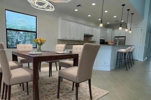 Villa ou maison à vendre à Parkland, Floride: 4 chambres, 293.39 m2 № 1981732 - photo 8