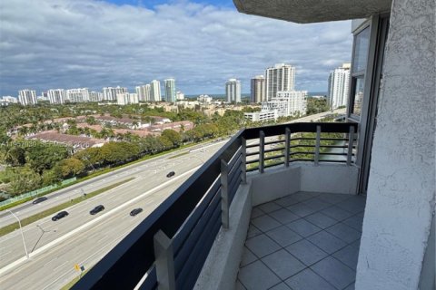 Condo in Aventura, Florida, 2 bedrooms  № 2052973 - photo 25