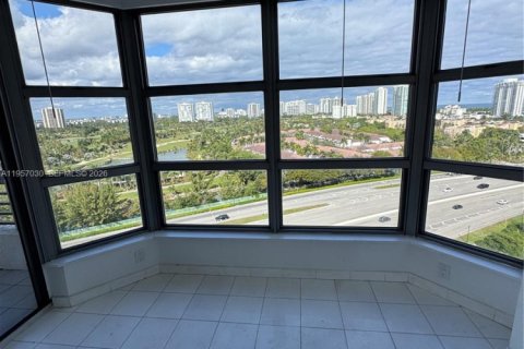 Condo in Aventura, Florida, 2 bedrooms  № 2052973 - photo 14