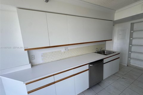 Condo in Aventura, Florida, 2 bedrooms  № 2052973 - photo 3