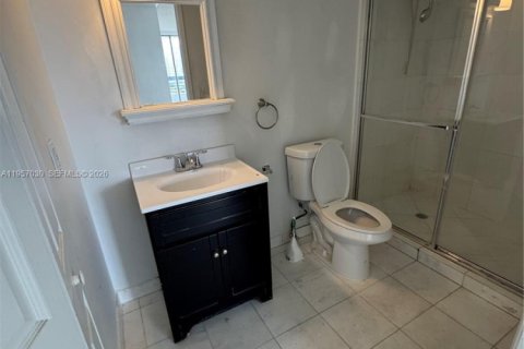 Condo in Aventura, Florida, 2 bedrooms  № 2052973 - photo 12