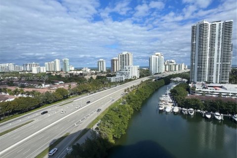 Condo in Aventura, Florida, 2 bedrooms  № 2052973 - photo 26
