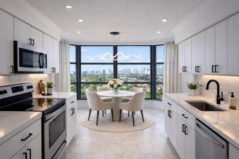 Condo in Aventura, Florida, 2 bedrooms  № 2052973