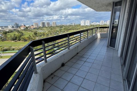 Condo in Aventura, Florida, 2 bedrooms  № 2052973 - photo 22