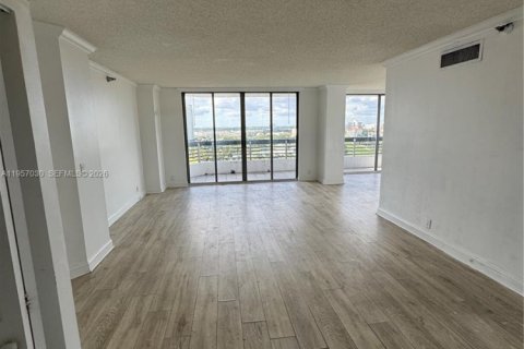 Condo in Aventura, Florida, 2 bedrooms  № 2052973 - photo 5