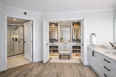 Condo in Aventura, Florida, 2 bedrooms  № 2052973 - photo 9