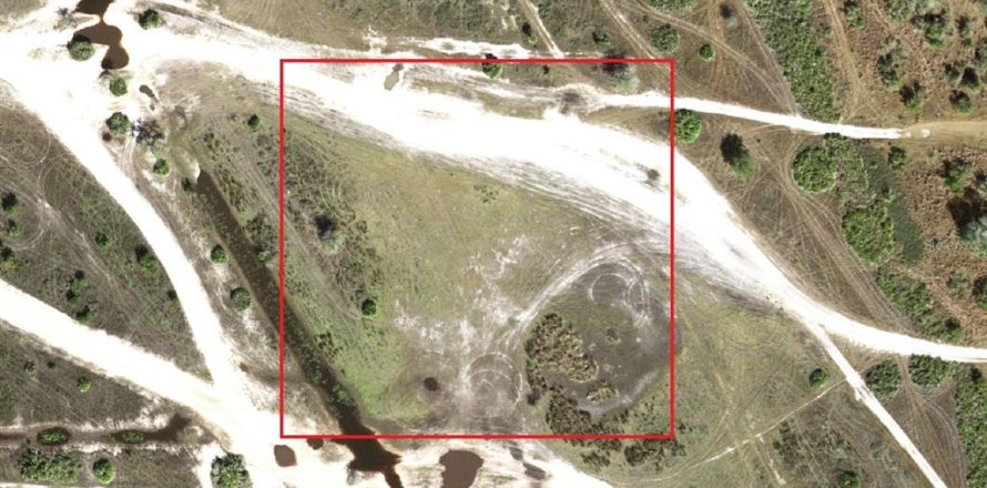 Land in Frostproof, Florida № 2163703