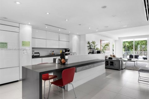 Condo in Key Biscayne, Florida, 3 bedrooms  № 1819734 - photo 19