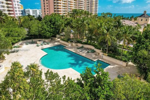 Condo in Key Biscayne, Florida, 3 bedrooms  № 1819734 - photo 1