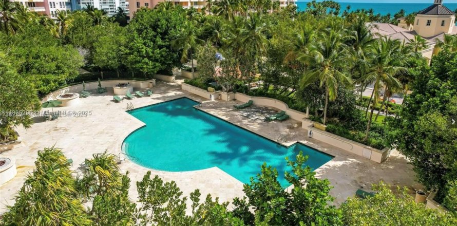Condo in Key Biscayne, Florida, 3 bedrooms  № 1819734