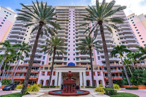 Condo in Key Biscayne, Florida, 3 bedrooms  № 1819734 - photo 8