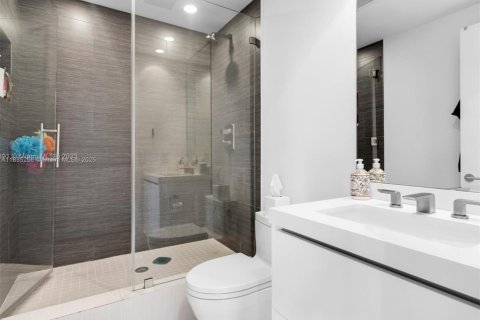 Condo in Key Biscayne, Florida, 3 bedrooms  № 1819734 - photo 29