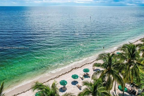 Condo in Key Biscayne, Florida, 3 bedrooms  № 1819734 - photo 5