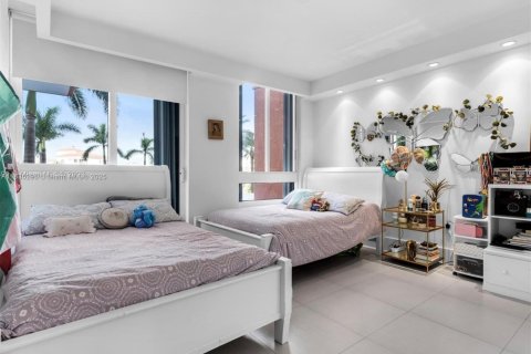 Condo in Key Biscayne, Florida, 3 bedrooms  № 1819734 - photo 28
