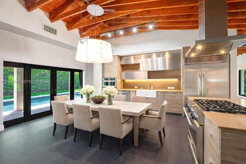 Villa ou maison à louer à Coral Gables, Floride: 5 chambres, 321.26 m2 № 2046158 - photo 3