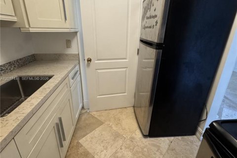Condominio en alquiler en Fort Lauderdale, Florida, 1 dormitorio, 49.7 m2 № 2085904 - foto 2