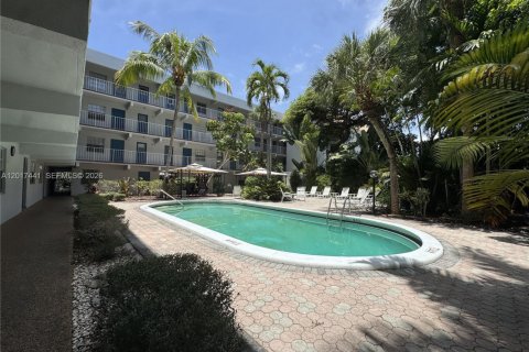 Condominio en alquiler en Fort Lauderdale, Florida, 1 dormitorio, 49.7 m2 № 2085904 - foto 14