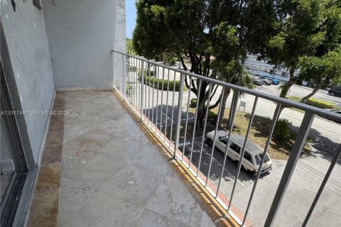 Condominio en alquiler en Fort Lauderdale, Florida, 1 dormitorio, 49.7 m2 № 2085904 - foto 13