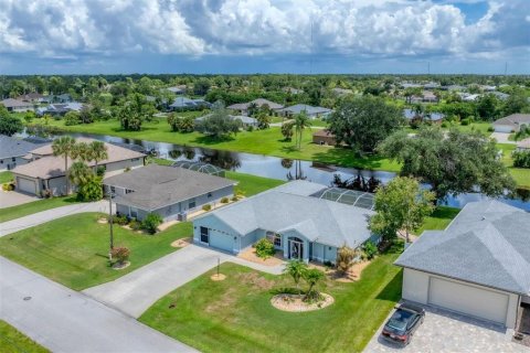 House in Rotonda, Florida 3 bedrooms, 178.19 sq.m. № 1342195 - photo 4