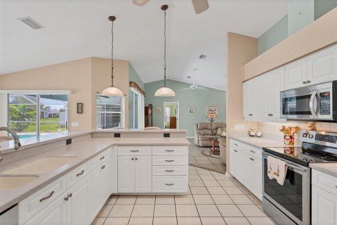House in Rotonda, Florida 3 bedrooms, 178.19 sq.m. № 1342195 - photo 16