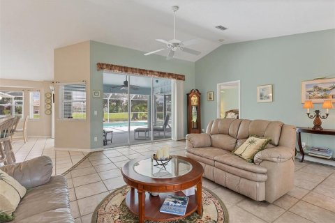 House in Rotonda, Florida 3 bedrooms, 178.19 sq.m. № 1342195 - photo 9