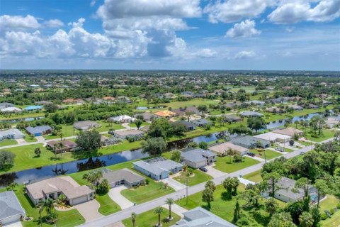 House in Rotonda, Florida 3 bedrooms, 178.19 sq.m. № 1342195 - photo 2