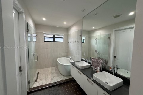 Villa ou maison à vendre à Doral, Floride: 4 chambres, 202.16 m2 № 1944056 - photo 9