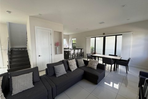Villa ou maison à vendre à Doral, Floride: 4 chambres, 202.16 m2 № 1944056 - photo 4