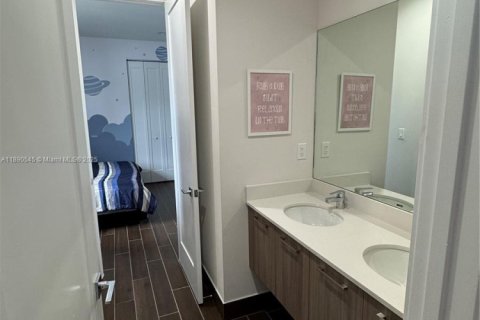Villa ou maison à vendre à Doral, Floride: 4 chambres, 202.16 m2 № 1944056 - photo 12