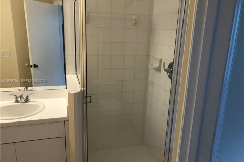 Townhouse in Pembroke Pines, Florida 2 bedrooms, 95.13 sq.m. № 1992047 - photo 20