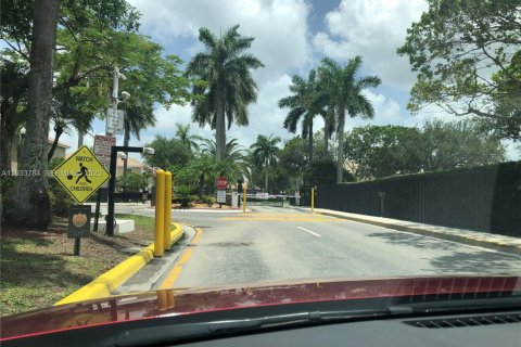 Townhouse in Pembroke Pines, Florida 2 bedrooms, 95.13 sq.m. № 1992047 - photo 2