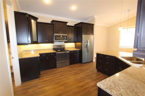 House in Oak Hill, Florida 2 bedrooms, 164.53 sq.m. № 1640640 - photo 11