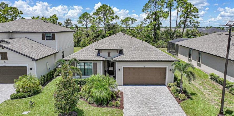 Casa en Port Charlotte, Florida 3 dormitorios, 204.48 m2 № 1883575
