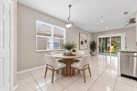 Villa ou maison à vendre à Orlando, Floride: 4 chambres, 206.52 m2 № 2433238 - photo 5